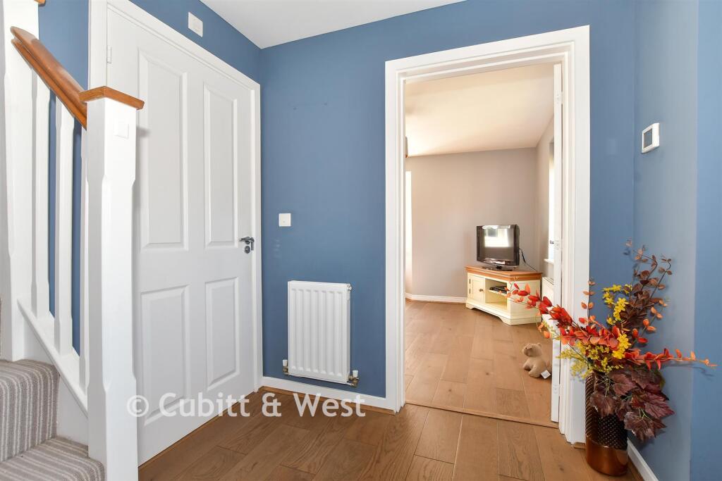 House in Waverley, Cranleigh - More