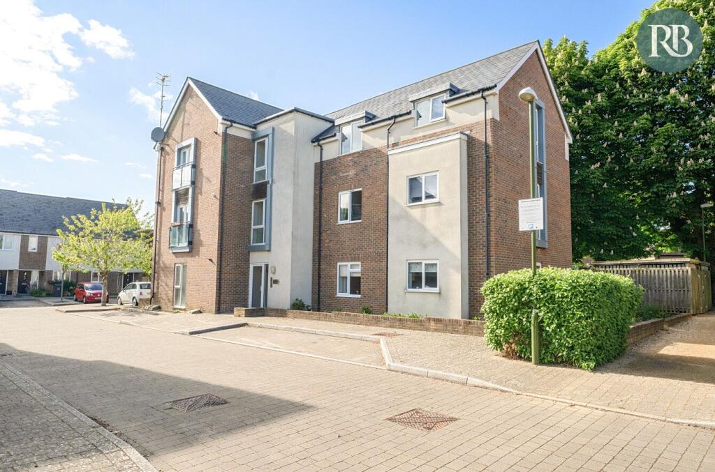 Main image of property: Coral Close, Shoreham-by-sea, BN43 6AZ