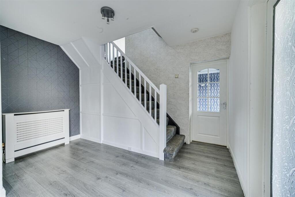 Holmes Chapel Road, Somerford, CW12 photo 3