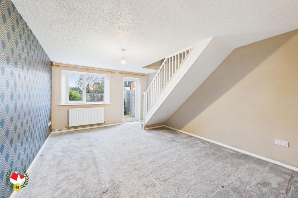 Hawthorn Way, Northway, Tewkesbury, GL20 8TQ photo 2