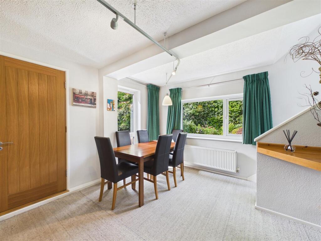 House in North East Derbyshire, Dronfield - More
