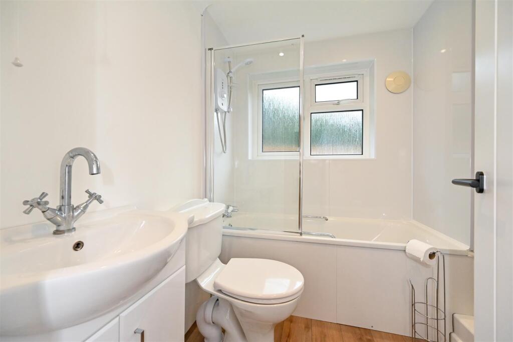 Apartment in Guildford - View 5