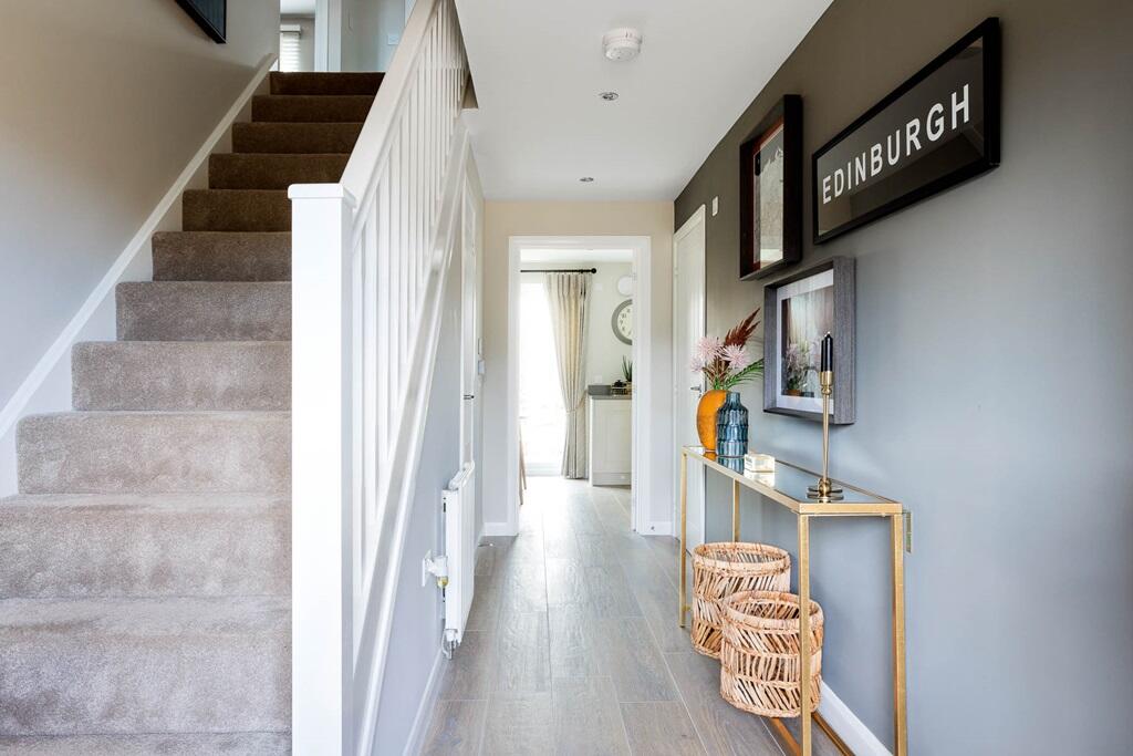 House in East Calder, Calderwood - View 3