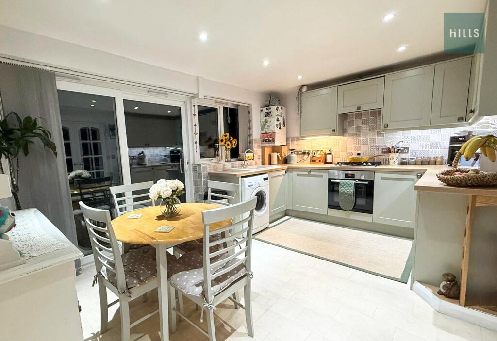House in Worcester - View 5