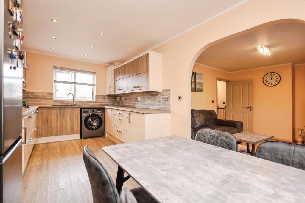 Holly Road, ROWLEY REGIS photo 5