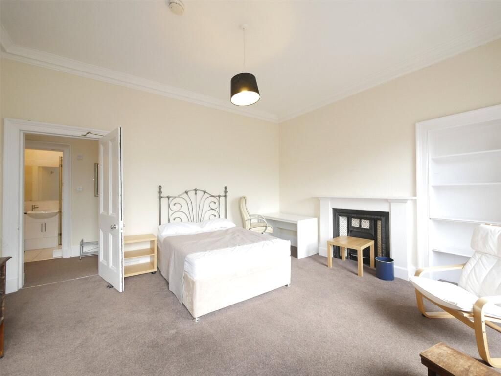 5 bedroom flat for rent