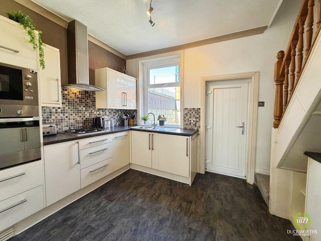 House in Burnley, Rose Grove - View 3