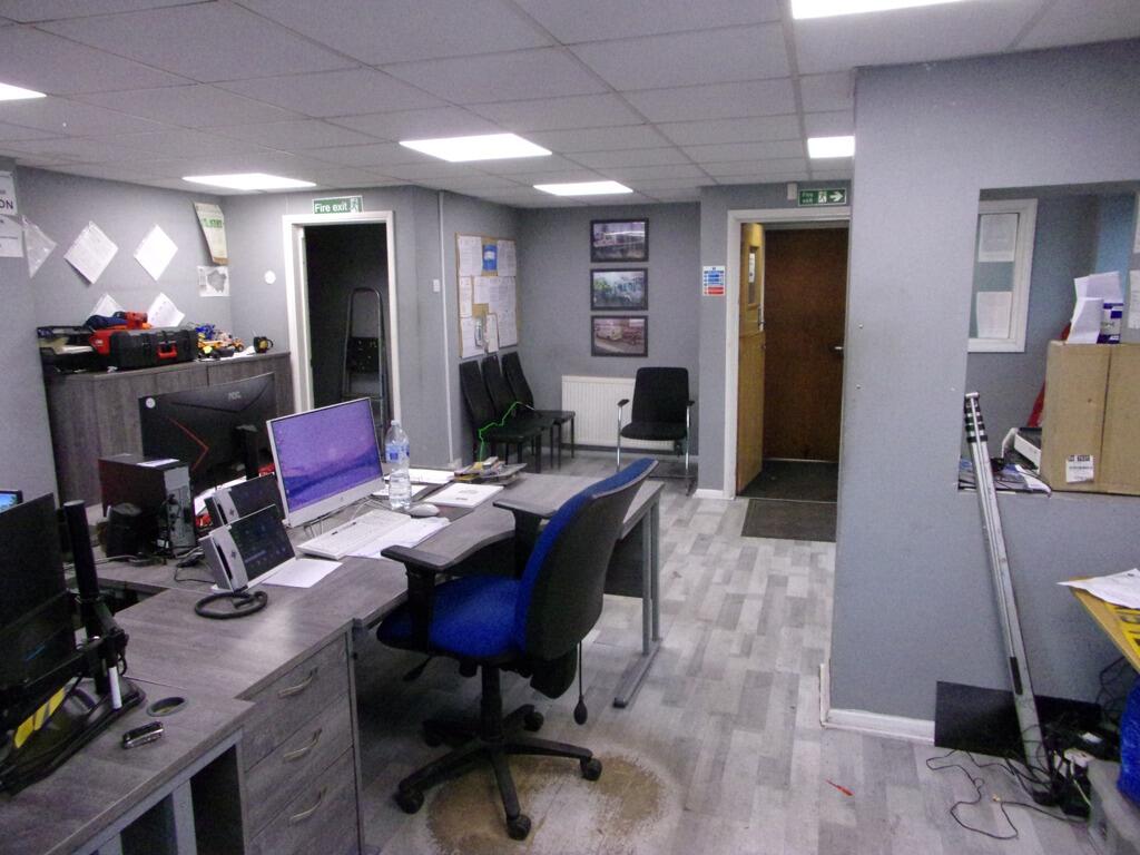 Photo 4