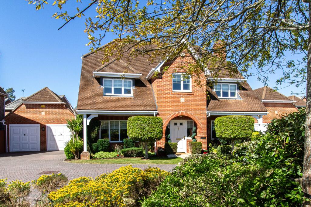 Main image of property: Ravelin Close, Fleet, GU51