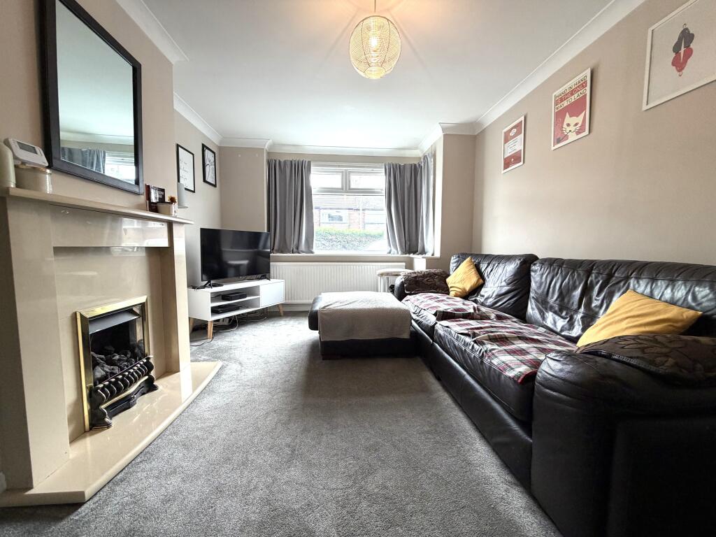 Capesthorne Road, Hazel Grove photo 3