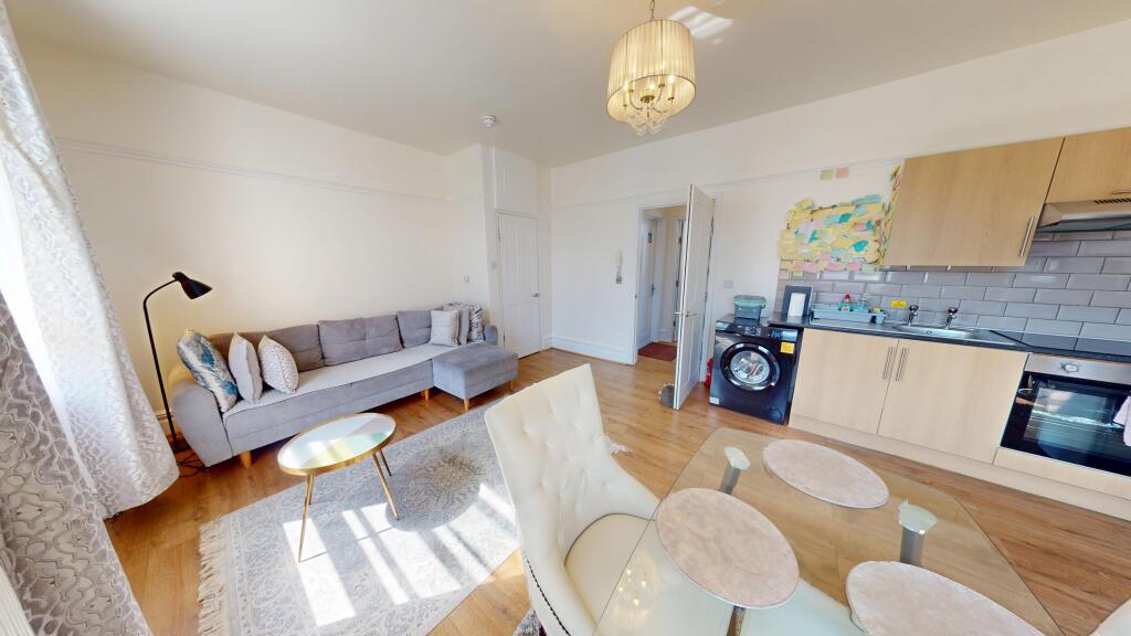 Apartment in Brighton - View 3