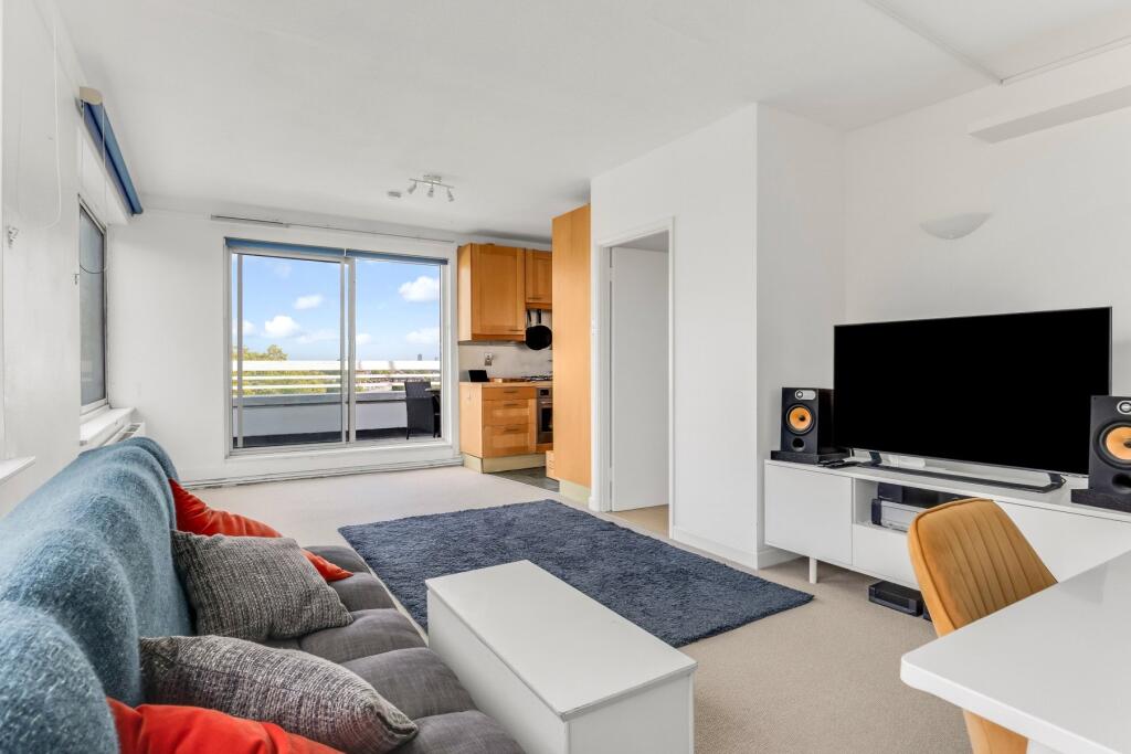 Studio flat on Video Court, Mount View Road, N4, £399,000