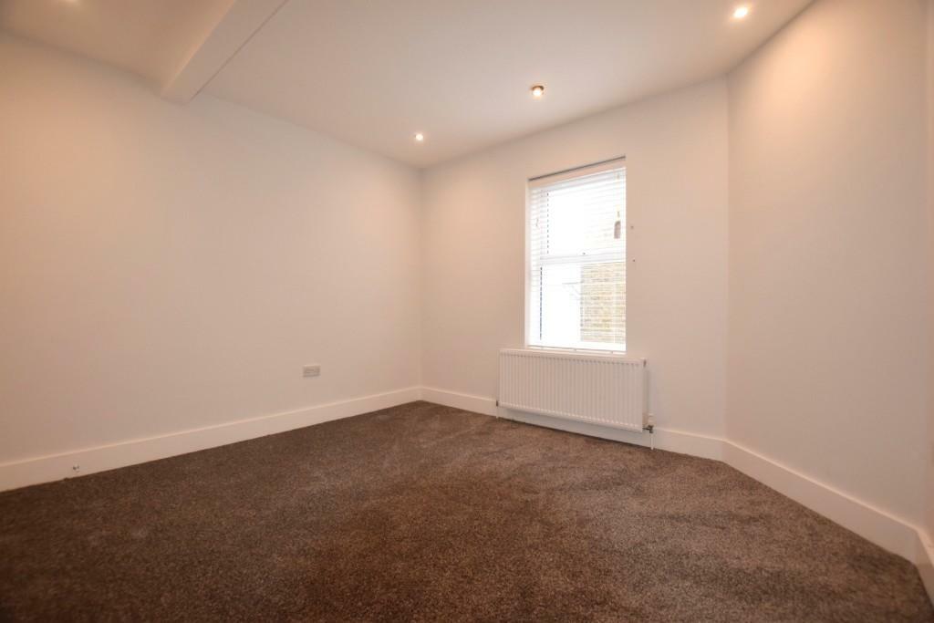 Apartment in Sidcup, Foots Cray Estate, North Cray - View 5