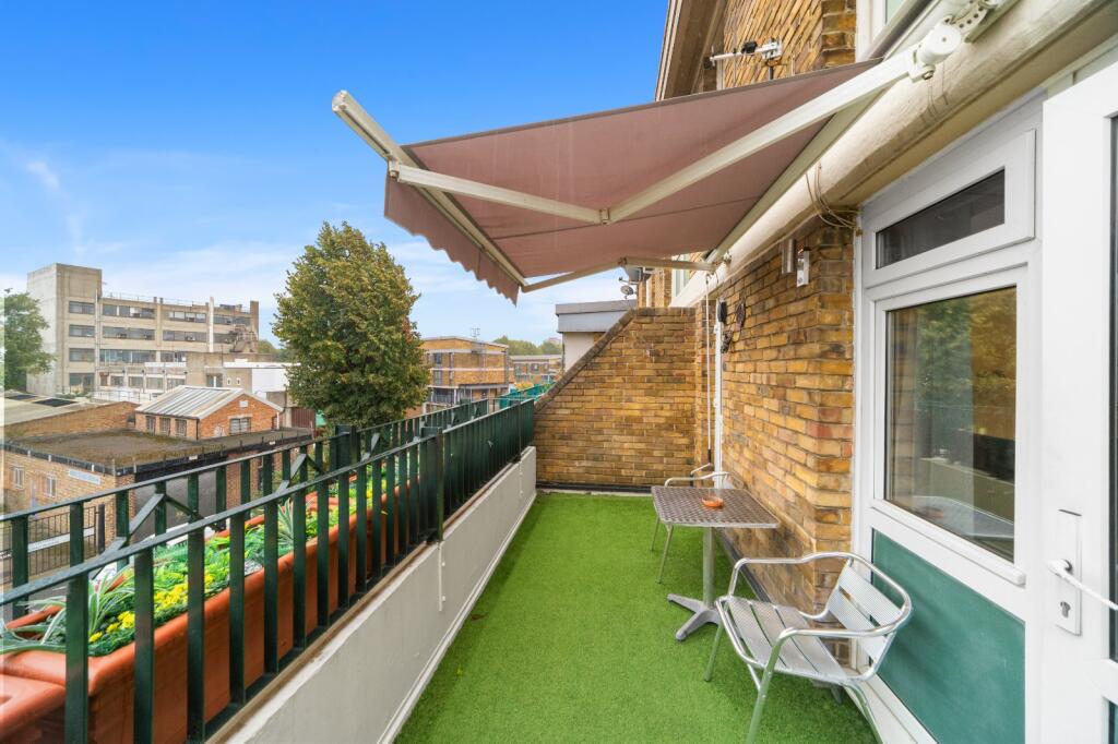 Apartment in London - More