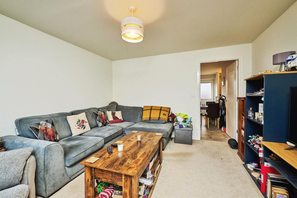 Copper Drive, Little Paxton, St. Neots photo 3