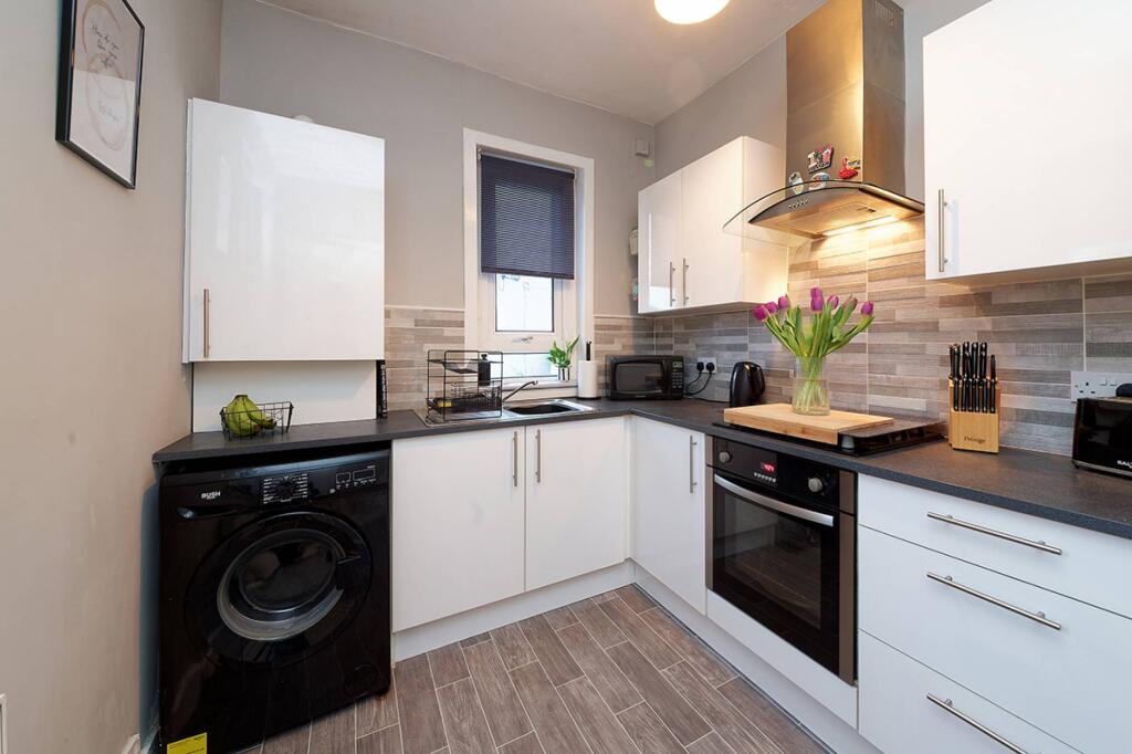 Apartment in Paisley, Renfrewshire - View 5