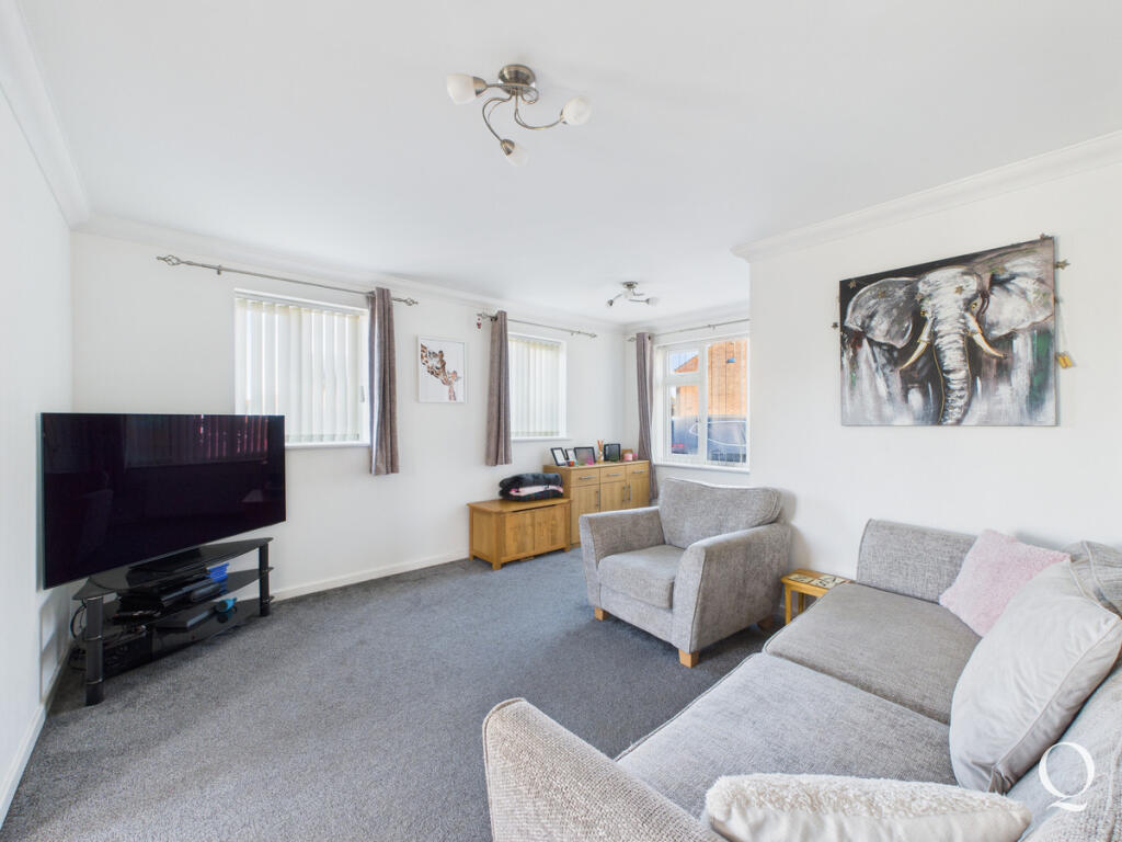 Greenway Crescent, Upton photo 4