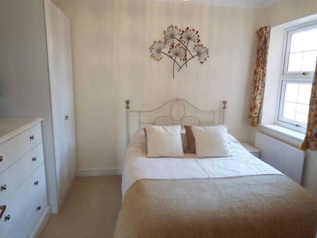 Apartment in Southampton - View 5