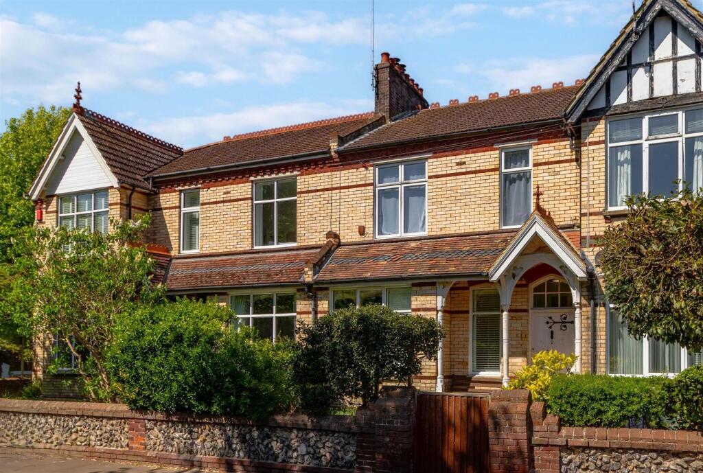 Main image of property: Cambridge Road, Worthing Central, Worthing