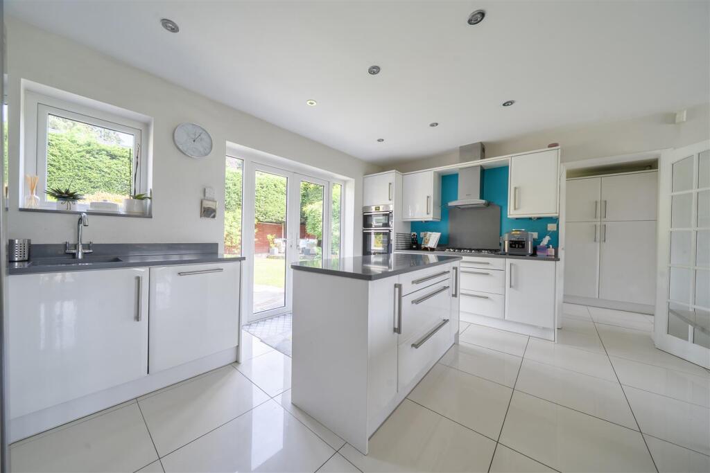 Wrexham Road, Whitchurch. photo 3