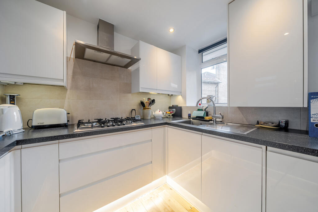 Apartment in London - View 2