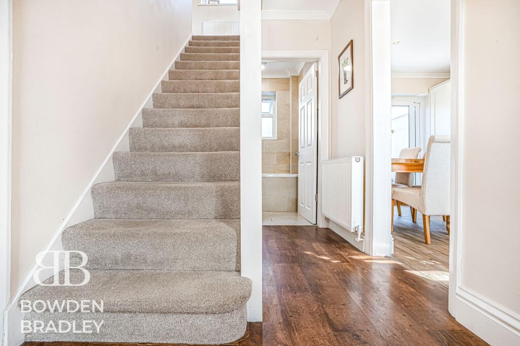 House in London, Collier Row - View 5