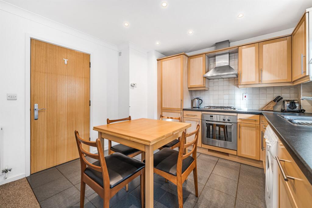 Apartment in Reading - View 3