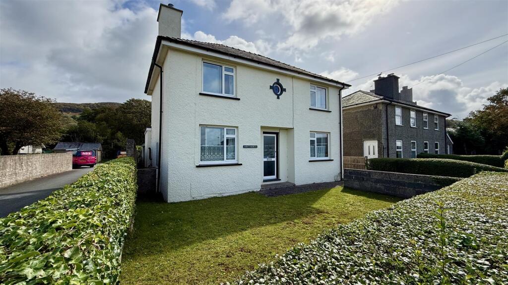 Main image of property: Harlech