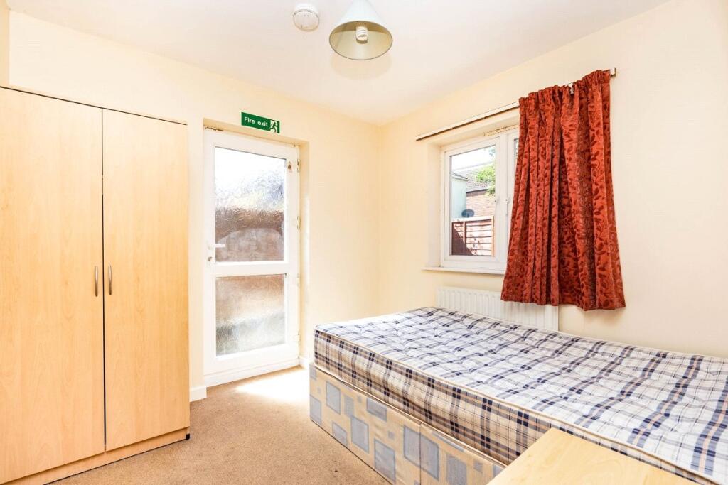 Coventry Road, Southampton, Hampshire, SO15 photo 5