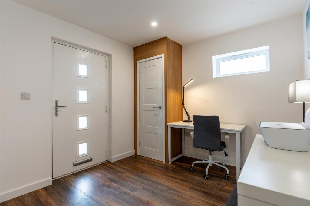 House in Sheffield, Moscar Cottages - View 5