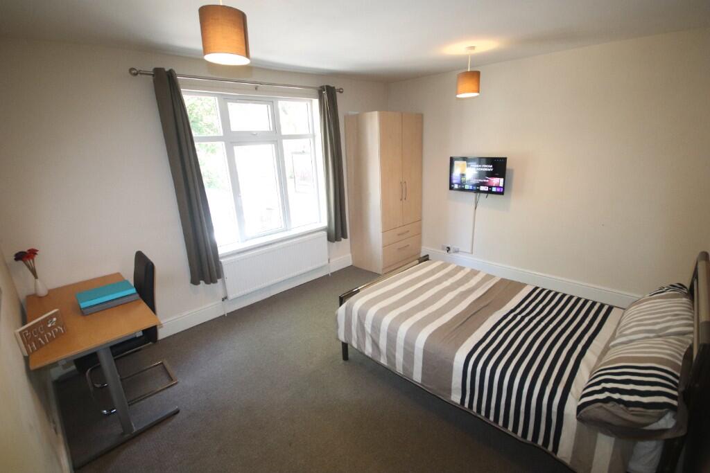 Main image of property: 363A Ecclesall Road - STUDENT PROPERTY-  From 01/07/26 until 27/06/27 