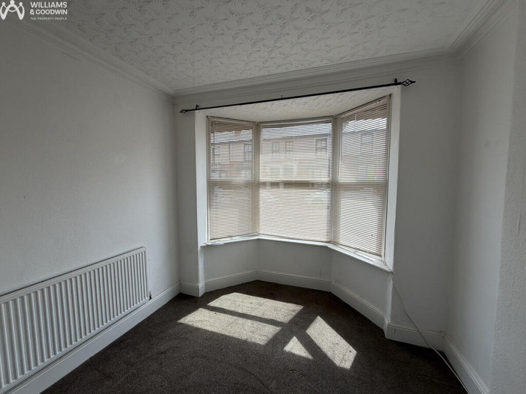 House in Bangor, Garth - View 4