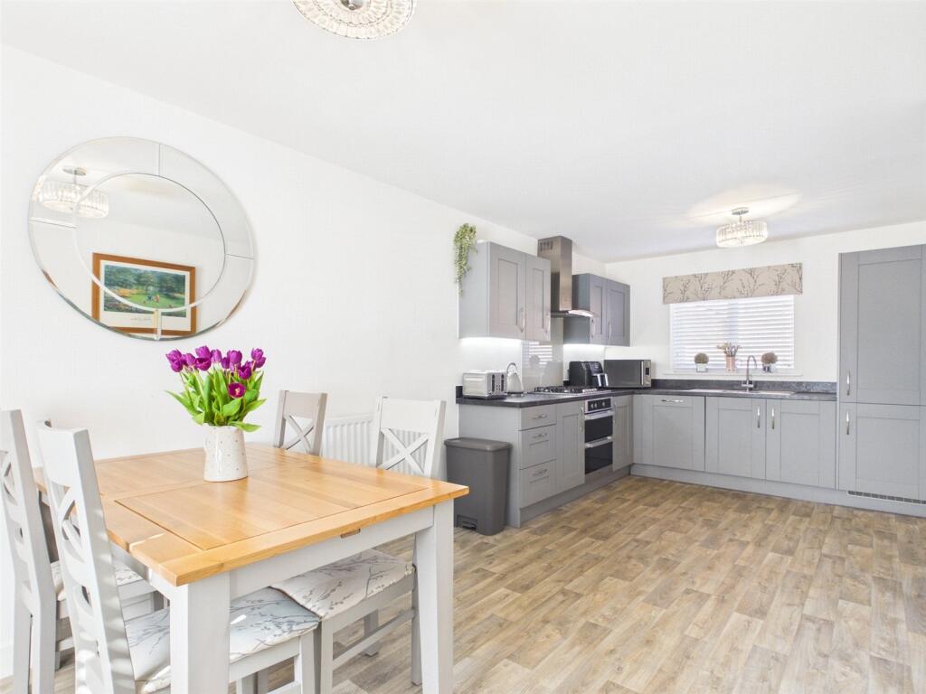 Punningar Close, Brockworth, Gloucester, Gloucestershire, GL3 photo 4