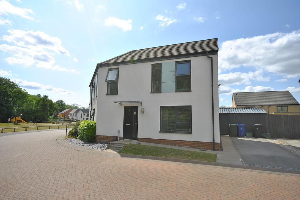 3-bed semi-detached on Magenta Crescent, Doncaster, £210,000