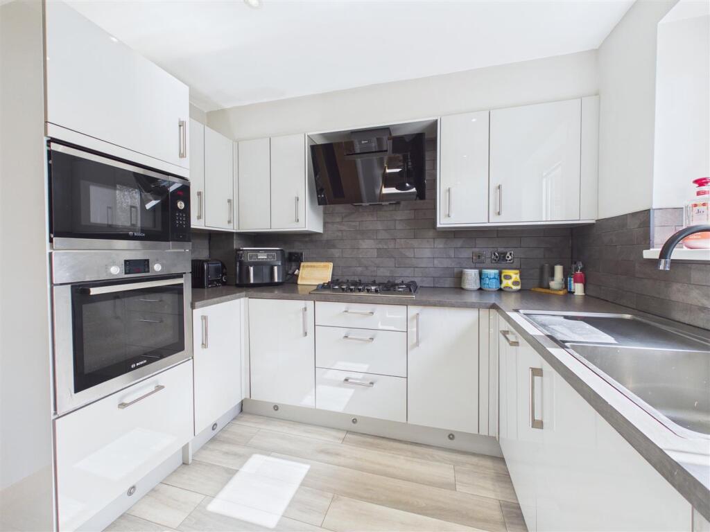 Kensington Drive, Lodge Moor, Sheffield photo 3