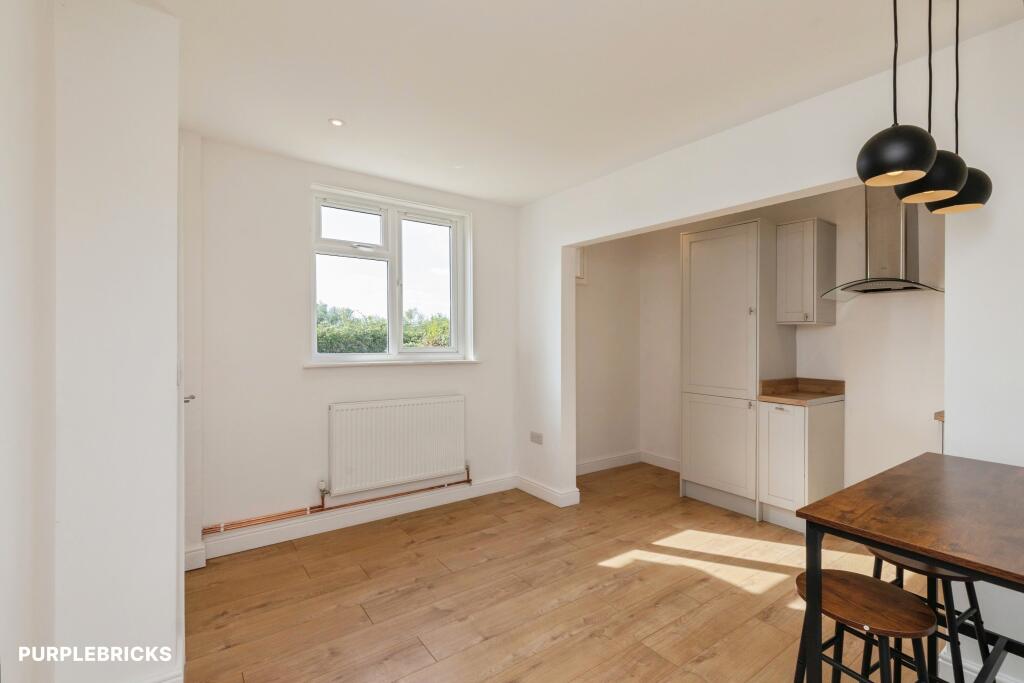 House in Swindon, Melksham - More
