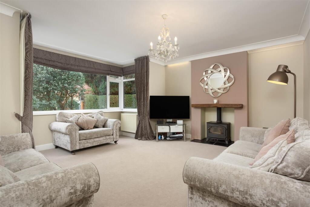House in Leeds, Primley Park, Moortown - View 2