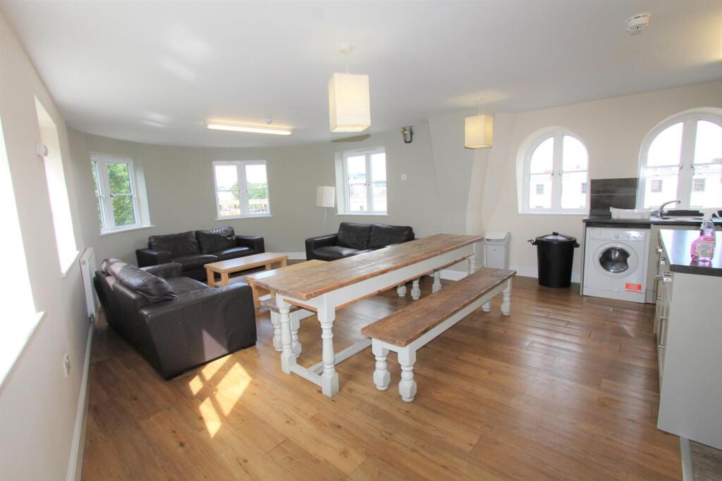 Station House, Old Warwick Road, Leamington Spa - View 2