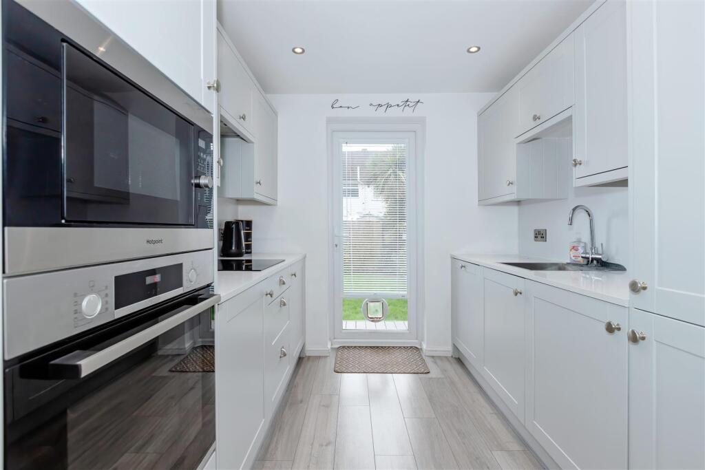 House in Worthing, West Sussex - More