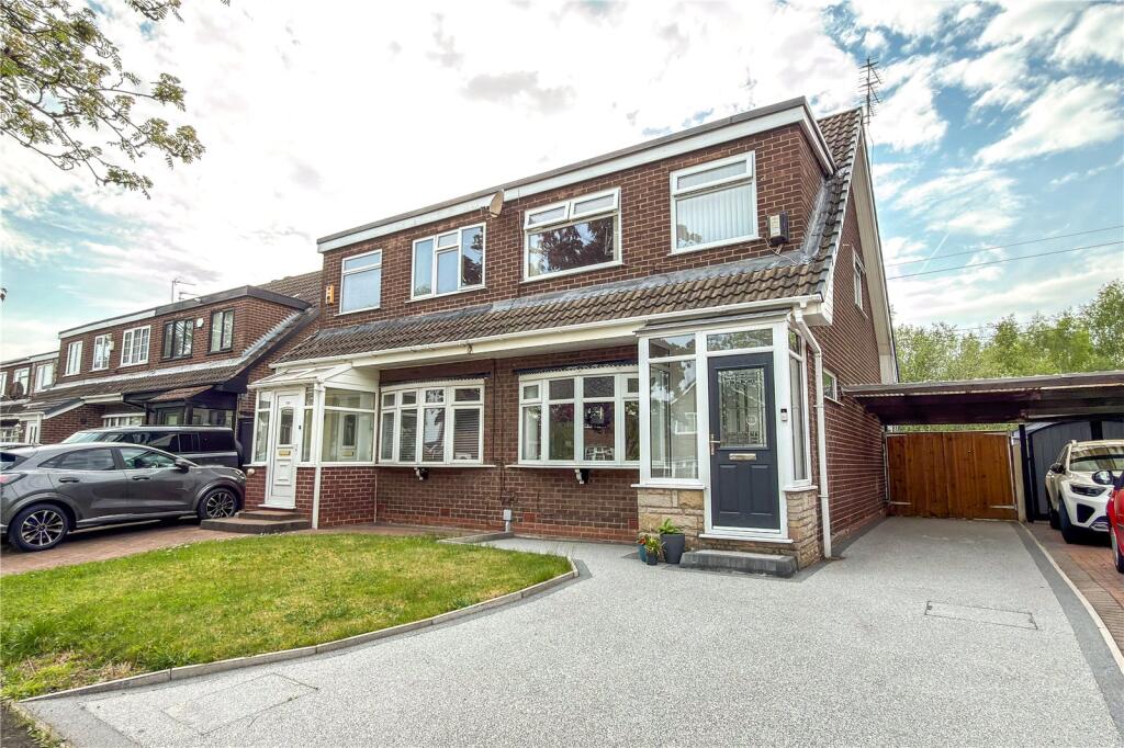 Main image of property: The Fairway, New Moston, Manchester, M40