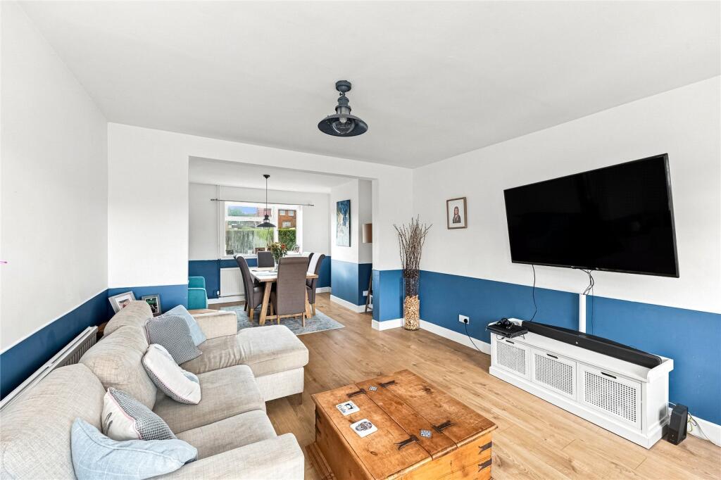 House in Ampthill, Central Bedfordshire - More