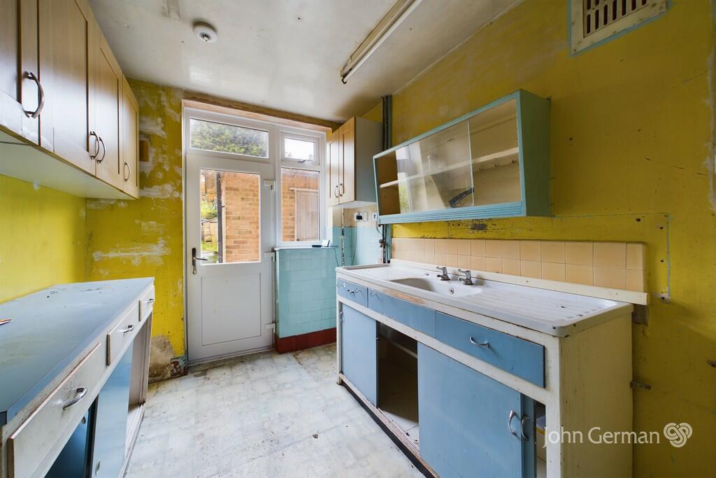 Poplar Way, Stafford photo 3