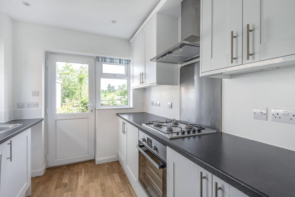 Oakfields, Guildford, GU3 - View 4