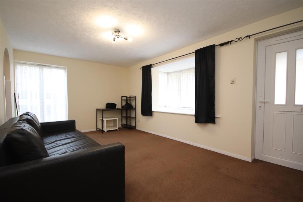 Apartment in Dartford - View 3