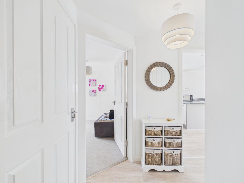 Apartment in Barry - View 2
