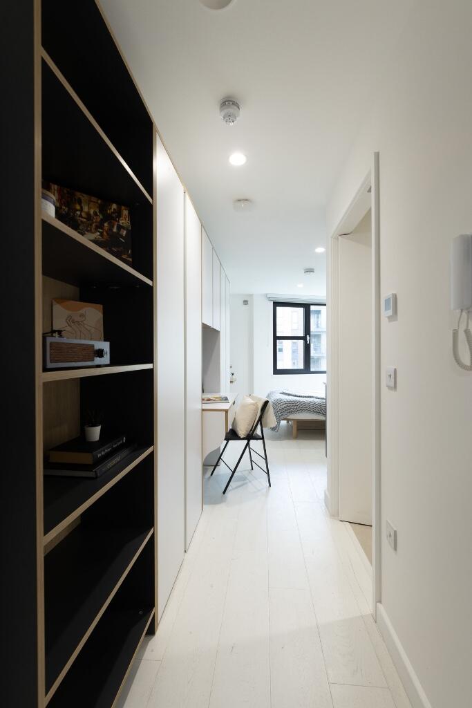 Main image of property: Commercial Road, London, E14