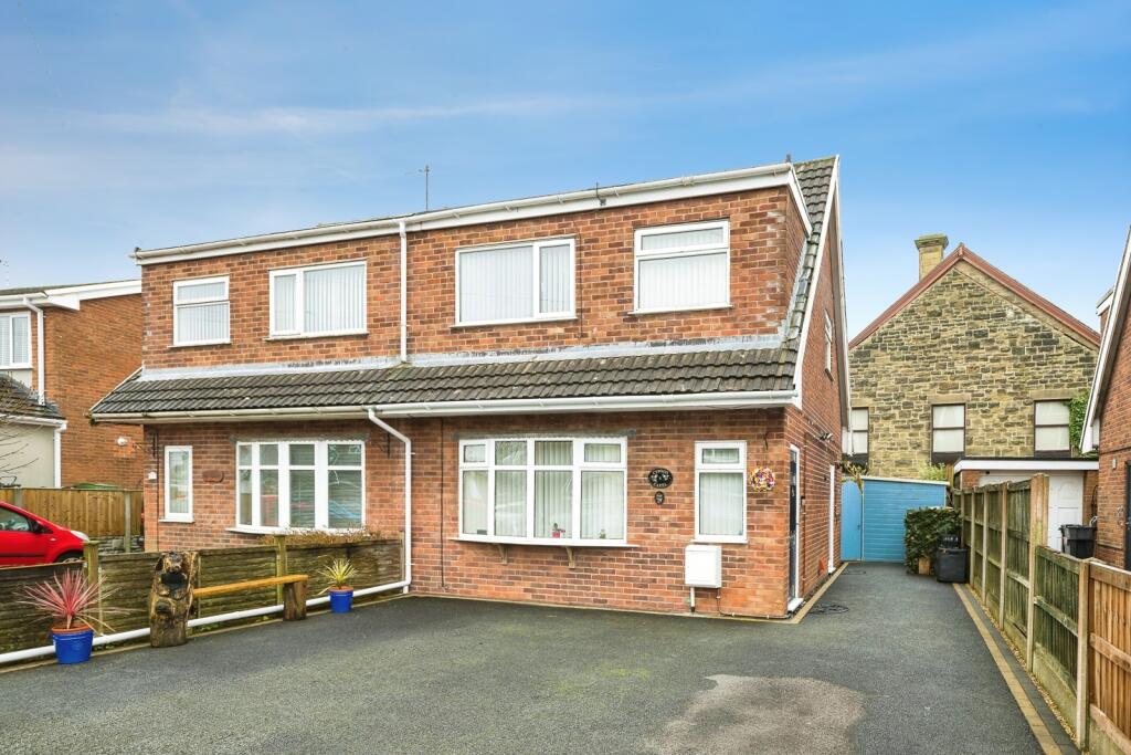 Main image of property: Fferm Llidiart Werdd, Coedpoeth, Wrexham, LL11