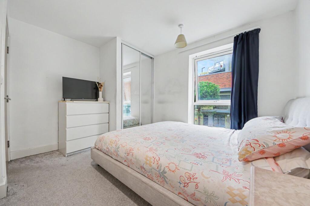Apartment in Southampton - View 4