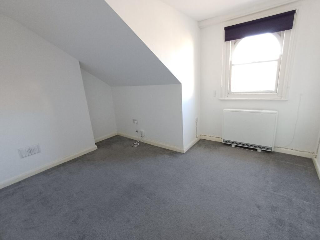 Apartment in Herne Bay, Hunter's Forstal, Mickleburgh Hill - View 4