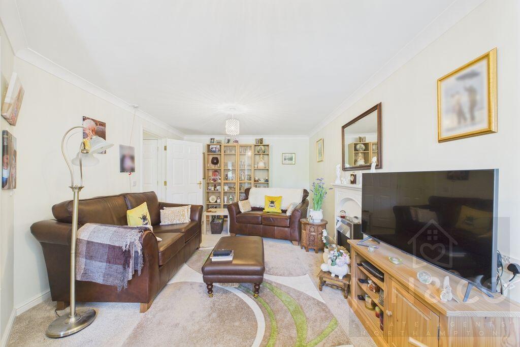Apartment in Northampton, West Northamptonshire - View 4